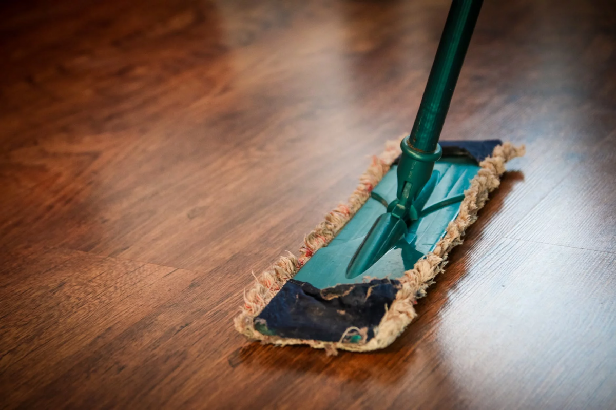 8 Cleaning Hacks for Moving