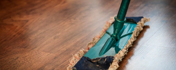 8 Cleaning Hacks for Moving