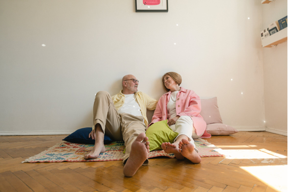 Downsizing In the Late Stages of the Pandemic: How Seniors Can Move Safely
