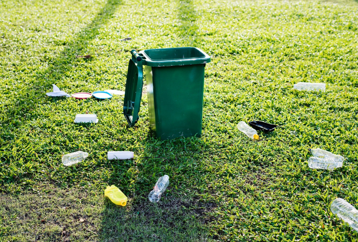 Practical Ways to Declutter Your Home While Preserving the Planet 